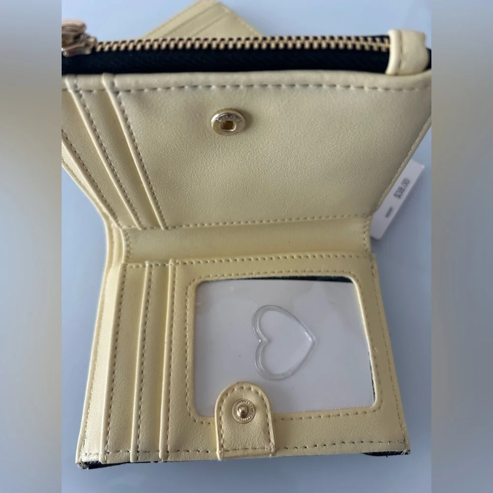 Betsey Johnson Black daisy yellow pull out wallet - Picture 4 of 5